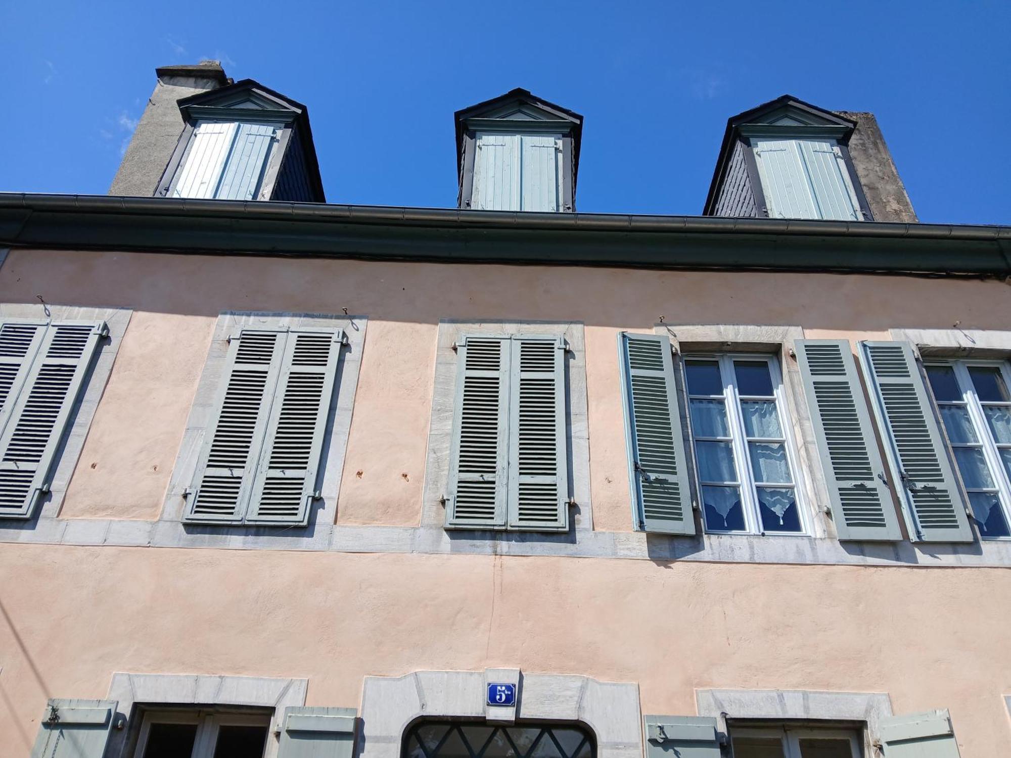 Charmant Appartement Au Centre De Bagneres-De-Bigorre Exterior photo